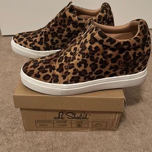 Size 8 leopard shoes
